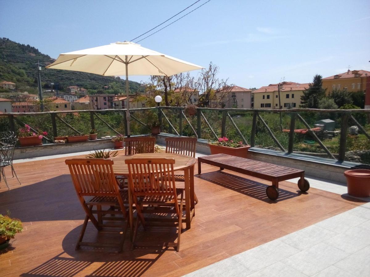 Casa Papaveri Rossi ฟีนาเลลีกูเร ภายนอก รูปภาพ