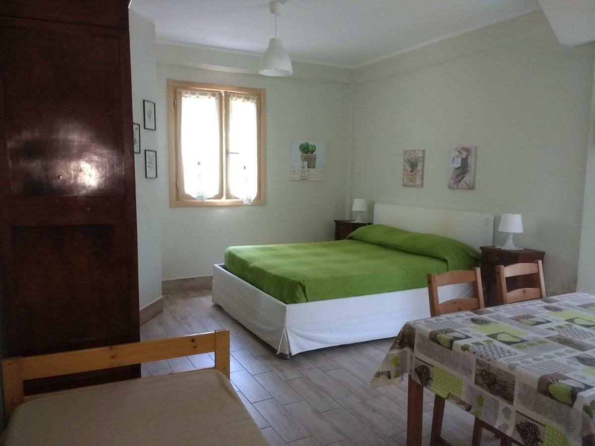 Casa Papaveri Rossi ฟีนาเลลีกูเร ภายนอก รูปภาพ