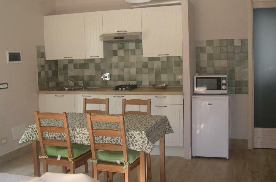 Casa Papaveri Rossi ฟีนาเลลีกูเร ภายนอก รูปภาพ